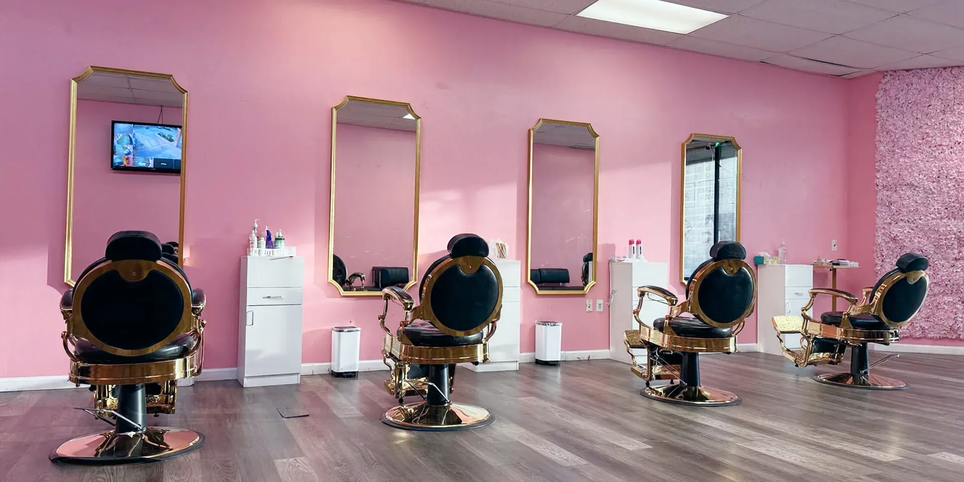 Store Image of Lovely Eyebrow Threading